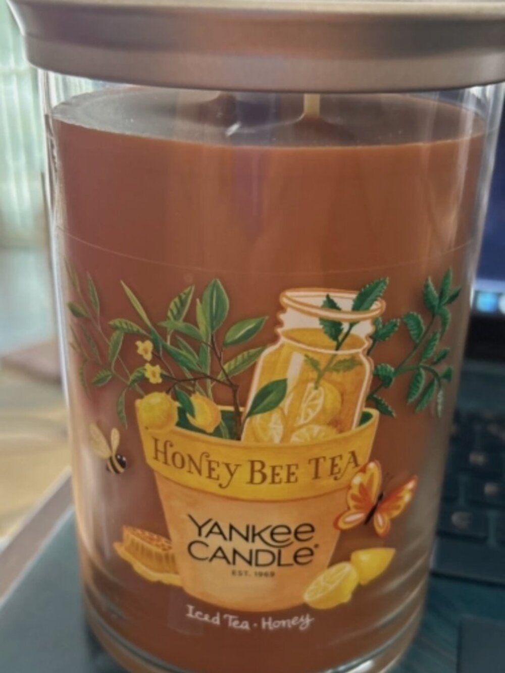 Yankee Candle "HONEY BEE TEA" ~Iced Tea & Honey ~ Large 20 oz.~2 wicks